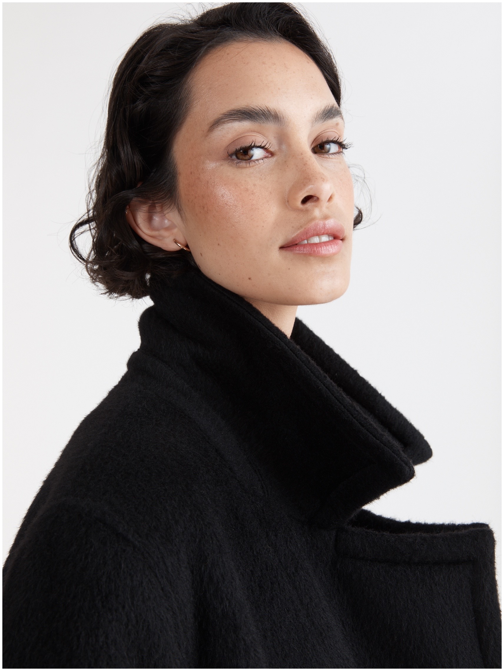 Minimal elegance makeup artistry